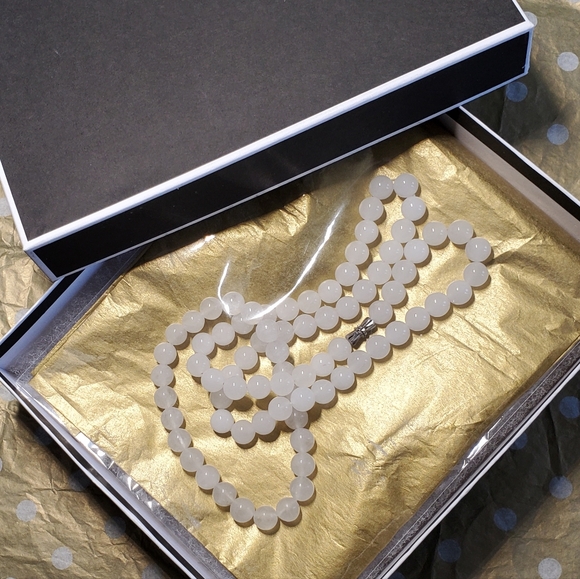 White Jade Beads Necklace - Picture 1 of 7